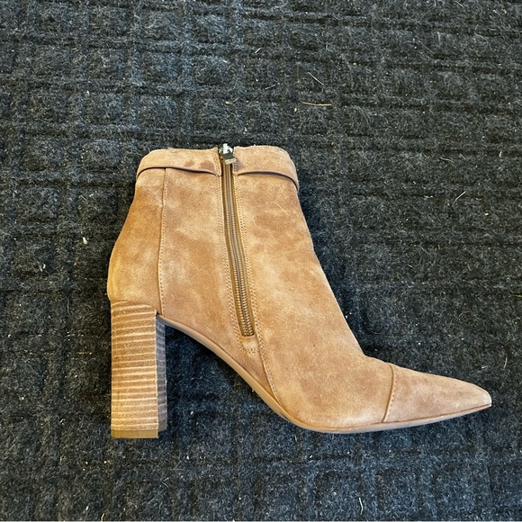 Heeled booties - Picture 6 of 6